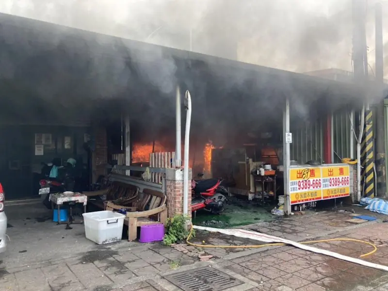 ▲22日下午，宜蘭縣蘇澳鎮蘇濱路三段一棟透天厝發生火災，其中印尼籍孕婦及其印尼籍丈夫逃生不及，不幸喪命。(圖／翻攝畫面)