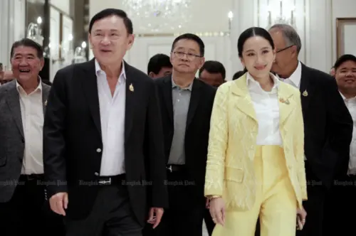 ▲泰國前總理塔克辛和女兒貝東丹共同出席聯合政府餐會，展現「家族聯手治國」的政治布局。（圖／翻攝自Bangkok Post）