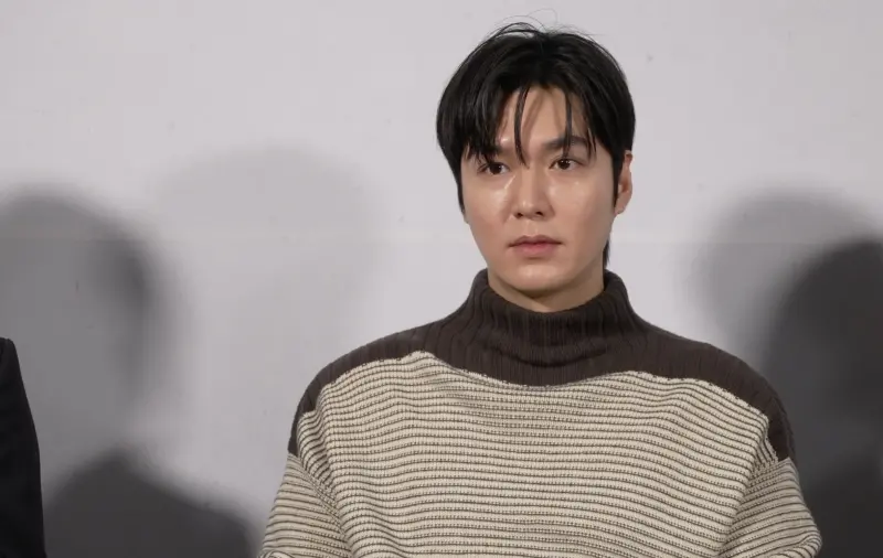 ▲李敏鎬拍《全知讀者視角》每天都被現實打擊，還提到片中的「犧牲小我完成大局」，直言若有意義的話，他願意犧牲性命，財富也不要了。（圖／采昌）