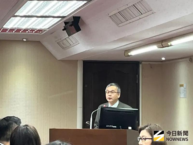 ▲台師大研究倫理審查委員會主委陳學志說明，關於台師大抽血案風暴。（圖／記者張乃文攝）