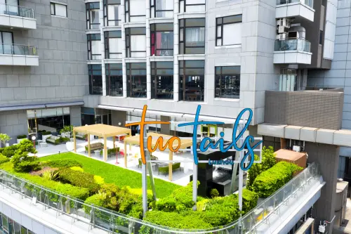 ▲Two Tails Hotel Luzhou 的建築還有一大特點，6樓設有新北最大戶外景觀露台。（圖／Two Tails Hotel Luzhou提供）