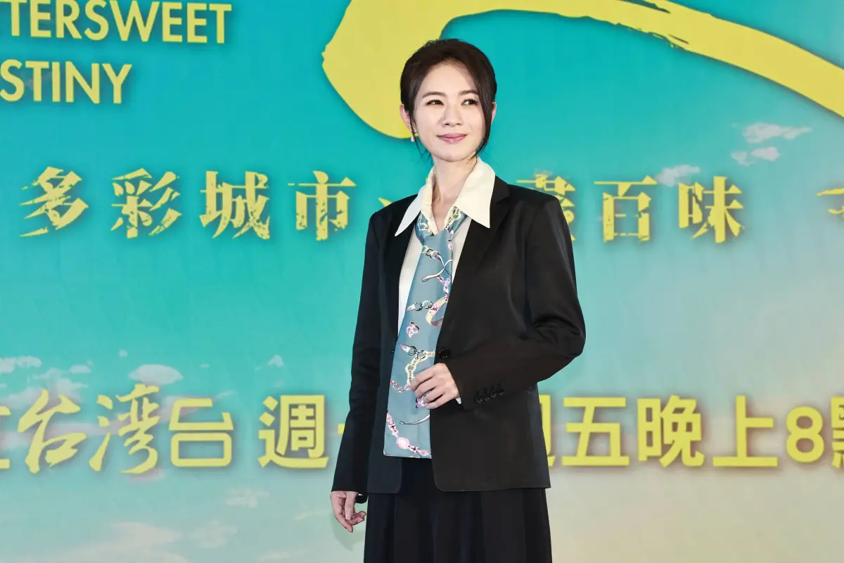 ▲星卉（如圖）雖然穿著西裝，但還是看得出小了一號，她也坦承現在只有38公斤，在拍吵架戲時有點吃不消，常常腦缺氧。（圖／記者吳翊緁攝）