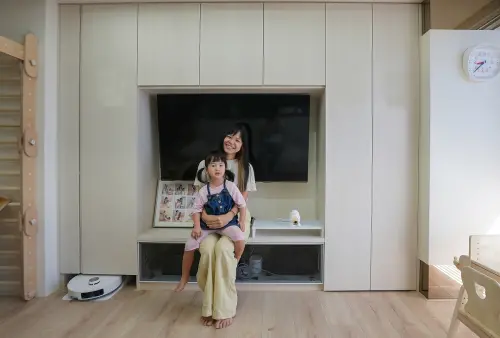 ▲身為歐德傢俱愛用者的豬豬隊友，對於設計師規劃系統收納，超貼心小巧思，讓他們好滿意。