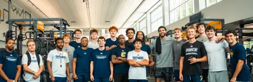 查塔努加體能教練Kevin Rodriguez表示,Tatum的自律與專業心態正是他們希望球員們學習的榜樣。「他每天花2到3小時照顧自己的身體、持續復健,這種態度就是職業運動員該有的精神,」Rodriguez說,「我們希望球員都能有像他一樣的態度。」(圖/取自Chattanooga Basketball X) ▲查塔努加體能教練Kevin Rodriguez表示,Tatum的自律與專業心態正是他們希望球員們學習的榜樣。「他每天花2到3小時照顧自己的身體、持續復健,這種態度就是職業運動員該有的精神,」Rodriguez說,「我們希望球員都能有像他一樣的態度。」(圖/取自Chattanooga Basketball X)