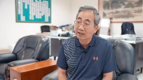 彰化縣環保局長江培根接受NOWNEWS專訪分析,目前廢棄物去化已經有一座豐堉焚化爐,處理量已經足夠,多次在環評會議上提出反對意見。(圖/王郁勳攝) ▲彰化縣環保局長江培根接受NOWNEWS專訪分析,目前廢棄物去化已經有一座豐堉焚化爐,處理量已經足夠,多次在環評會議上提出反對意見。(圖/王郁勳攝)