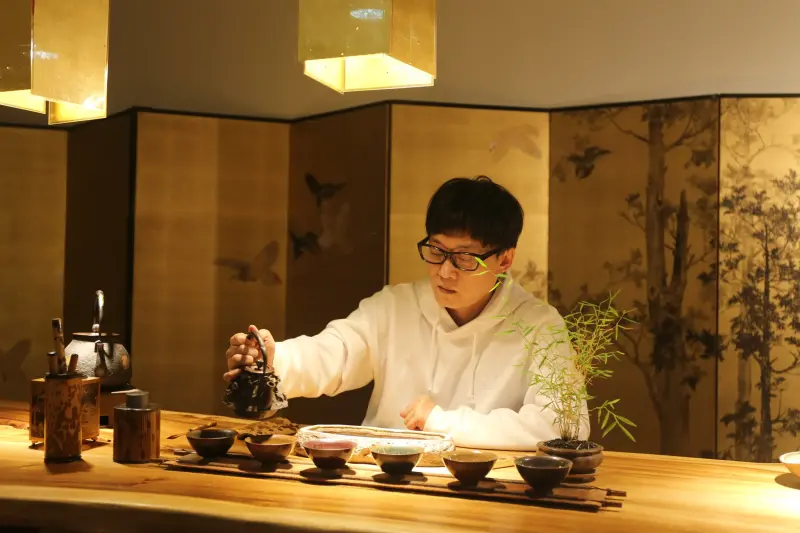 ▲香港作詞家林夕今（23）日發文表態挺大罷免。（圖／取自林夕臉書）