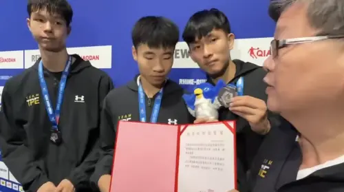 ▲中華隊跆拳道男團在世大運中奪銀，沒想到卻遭中國搶賀電，體育署加強未來會謹慎處理，確保選手權益與國家尊嚴。（圖／翻攝自體育署長鄭世忠臉書）