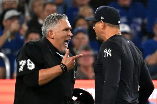 ▲Aaron Boone因為抗議好球帶遭到驅逐出場。（圖／美聯社／達志影像）