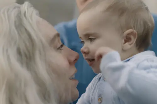 ▲隱形女（左）和驚奇先生的兒子竟和世界面臨毀滅的危機有高度關聯。（圖／摘自IMDb）