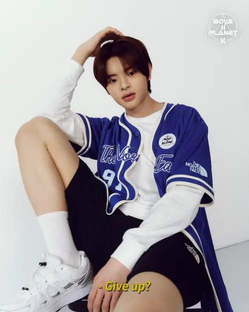 ▲Yusen 簽約江南大叔PSY成同門師弟，進軍全球。（圖／翻攝IG＠boysplanet.official） 