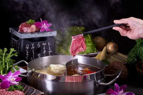 ▲野牛殿溫體牛火鍋週年慶「買3送1」、桂花烏梅汁無限暢飲。（圖／野牛殿溫體牛火鍋提供）