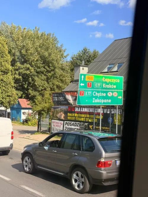 克拉科夫 ▲華沙和克拉科夫都是波蘭的大城市,都接收了來自大量的烏克蘭難民。(圖/記者詹凌瑀攝)