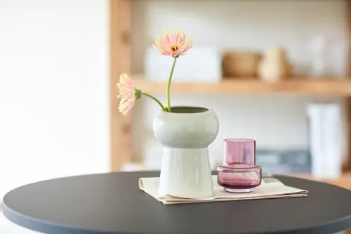 ▲丹麥Ro Collection家居配件，以簡約設計和高品質工藝聞名，夏出清3折入手最划算。（圖／HOLA提供）