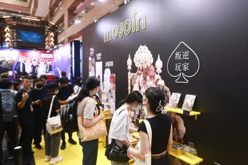 ▲MOJOIN開設快閃線下專賣店，推出點閱突破百萬的BL小說《叛逆玩家》周邊。（圖／記者葉政勳攝）