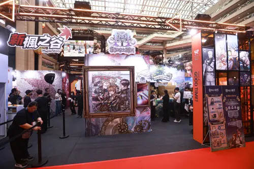 ▲《救世者之樹M》首次進駐漫畫博覽會，以立陶宛神話為核心打造沉浸式美術展區。（圖／記者葉政勳攝）