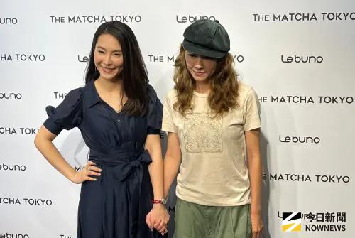 ▲屈尹絜（小潔）、邱麒霏（饅頭）出席品牌活動。（圖／記者陳雅蘭攝）