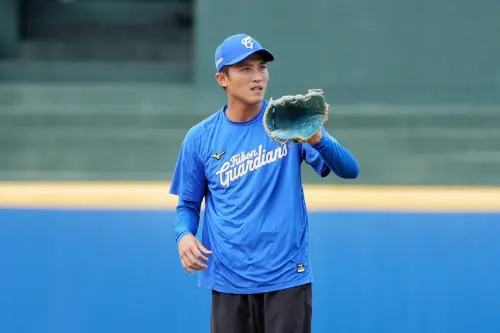 中職／富邦悍將牛棚秘密武器？王偉軒隨一軍練球　陳金鋒透露考量
