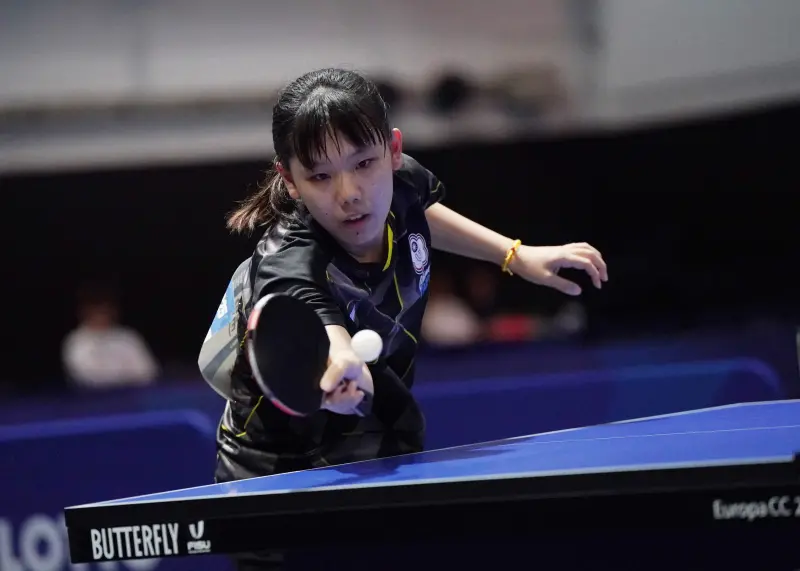 ▲2025年萊茵魯爾世界大學運動會今（24）日桌球賽程進入最後一天，台灣女單好手黃愉偼在4強賽中展現絕佳狀態，以4：1擊敗來自香港的吳咏琳，強勢挺進金牌戰，創下個人世大運最佳紀錄。（圖／大專體總提供）