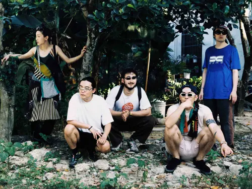 ▲郭采潔（左）與好友們組新樂團Mola Oddity，將首度在台灣開唱。（圖／PIPE Live Music提供）