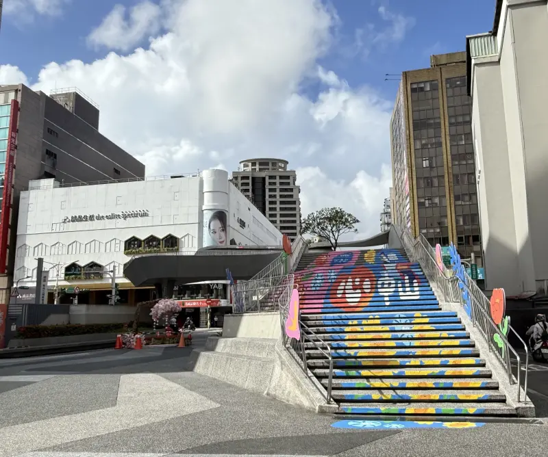 ▲心中山線形公園南段改造工程正式完成，現場全新樣貌出爐。（圖／台北捷運公司）