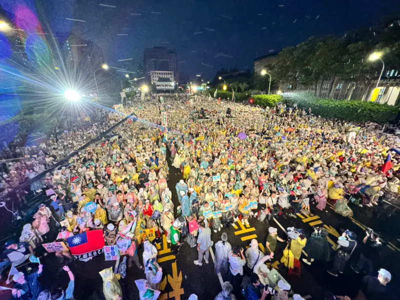 726大罷免／罷團凱道集結！5萬人無懼暴雨高喊：黃國昌臭俗辣