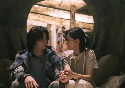 ▲許光漢（左）與袁澧林（右）在《他年她日》中有一段奇幻情緣，浪漫感人，兩人也將一起在台灣和影迷見面。（圖／甲上娛樂提供）