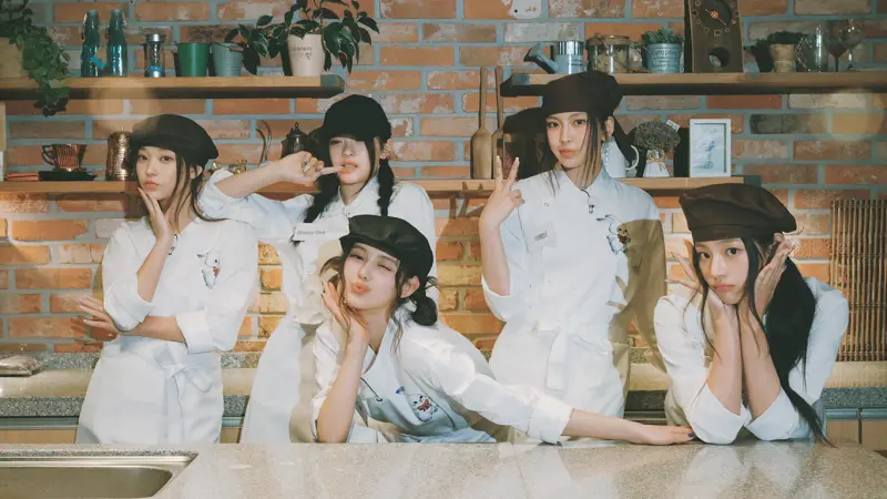 ▲NEWJEANS今（24）日出席與所屬經紀公司ADOR的第3次辯論，期間因為ADOR律師仍當庭揭露閔熙珍曾表示：「3年內要將NewJeans帶出來！」引起成員們在辯論階段激烈反彈，遭法官要求「克制一點」。（圖／翻攝自NewJeans X）