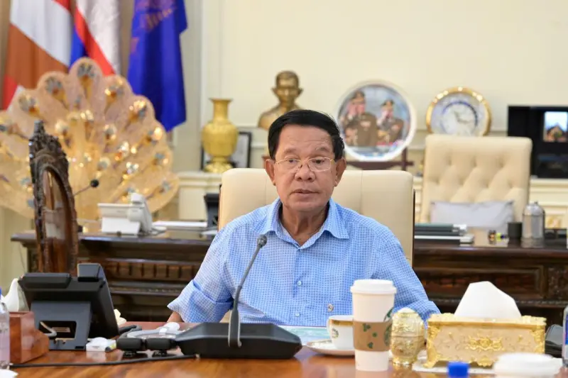 洪森曬照打臉落跑傳言！狠嗆泰國將軍「3日亡柬」論可笑：等著看
