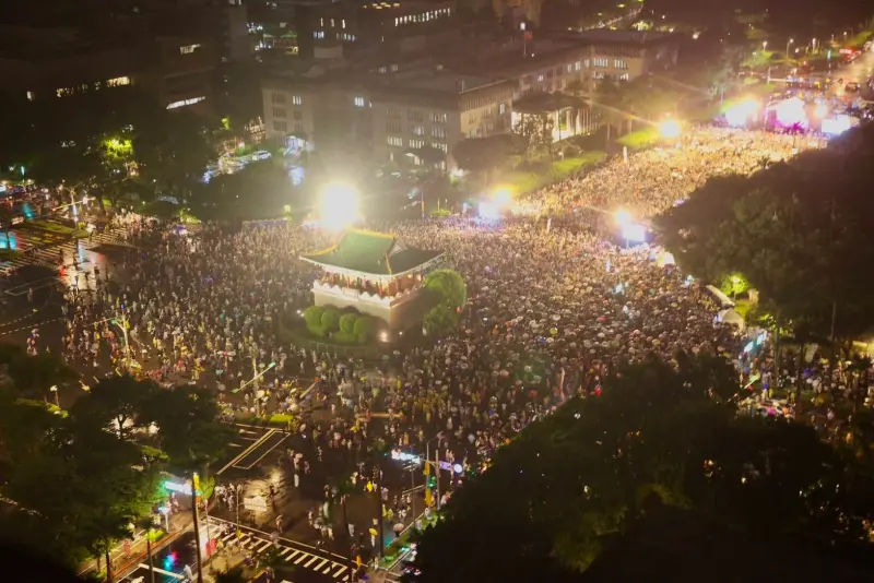 726大罷免／10萬人上凱道空拍曝！他喊：台灣人熱愛自由從未認輸