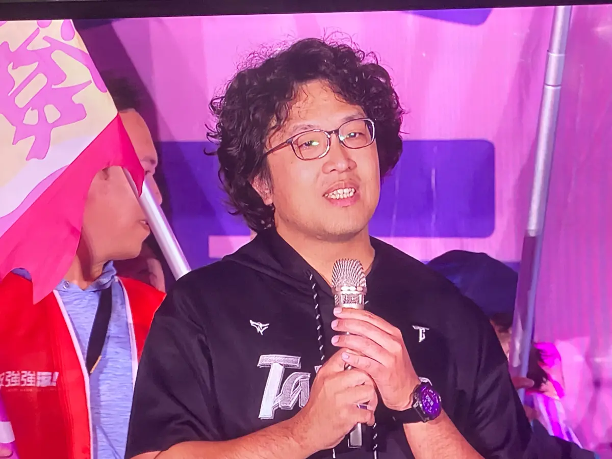 ▲民進黨立委沈伯洋昨天在節目中自爆，自己抓到有人在家門口裝針孔攝影機。（圖／記者陳威叡攝）