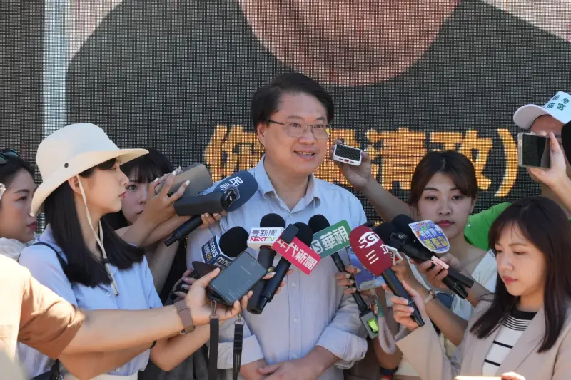 ▲林右昌上午再度赴花蓮車掃拜票。（圖／民進黨提供）