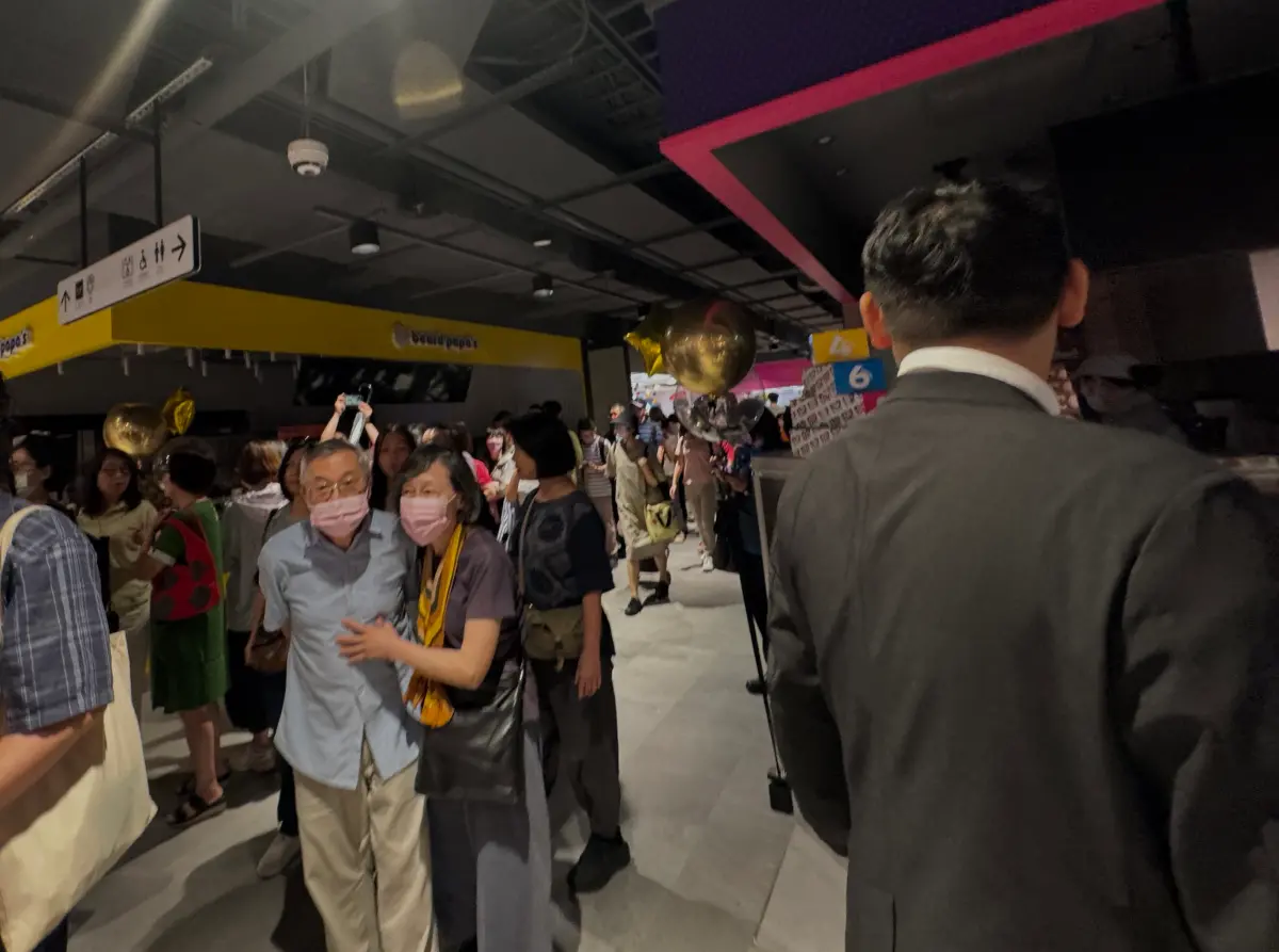DREAM PLAZA開幕首日跳電！B2美食街黑一片 店家愣：我們有營業