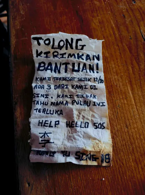 ▲台灣蘇澳籍漁船「永裕興18號」求救瓶中信曝光（圖／取自Reddit）