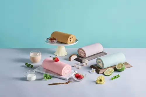 「揮別憂鬱byebyeblues」台北首店7月25日開幕,原價450元冠軍布蕾生乳捲「第二條只要1元」。(圖/byebyeblues提供) ▲「揮別憂鬱byebyeblues」台北首店7月25日開幕,原價450元冠軍布蕾生乳捲「第二條只要1元」。(圖/byebyeblues提供)