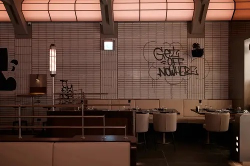 瑪黑餐酒信義店 Transit Taipei」首度將餐酒與立飲結合。(圖/取自Transit Taipei臉書) ▲「瑪黑餐酒信義店 Transit Taipei」首度將餐酒與立飲結合。(圖/取自Transit Taipei臉書)