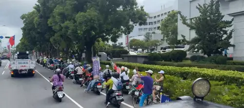 ▲罷免傅崐萁團體以機車車隊掃街。（圖／翻攝畫面）