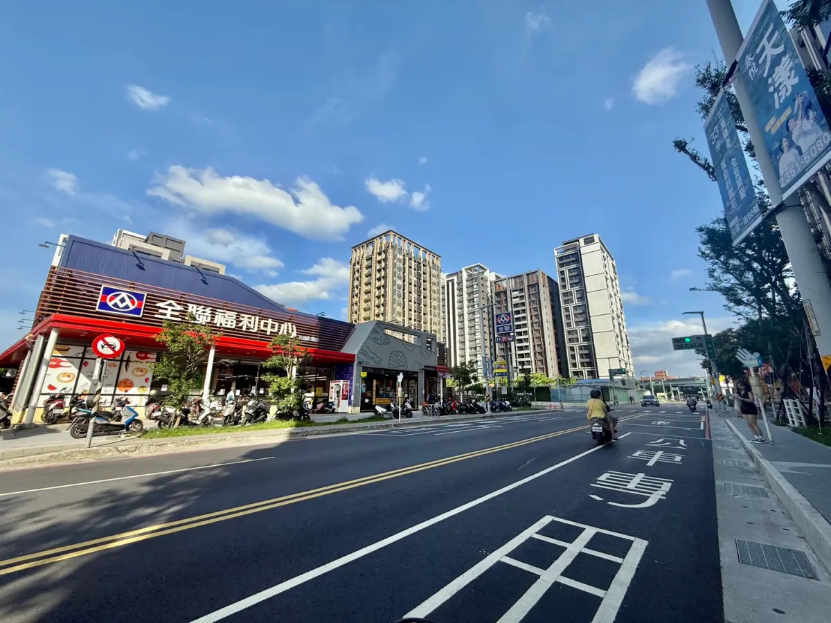 ▲目前三重房市仍處預熱階段，價格尚未大幅波動，但符合「有電梯、鄰近醫療、交通便捷」條件的物件，已逐漸建立議價優勢。（圖／信義房屋提供）