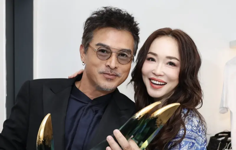 ▲李銘順（左）在台劇《親密之海》中飾演情場浪子，私下他和范文芳（右）結婚多年，范文芳甚至紅得比他更早，只是婚後為了兒子遲遲不敢復出拍戲。（圖／翻攝自范文芳臉書）