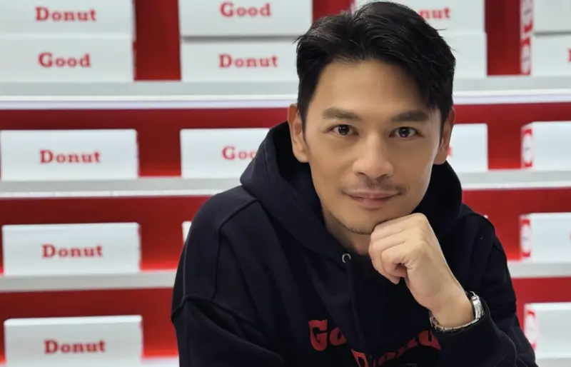 ▲藝人阿Ken（如圖）近期開設的GooDount大爆紅，甚至今（25）日快閃店也秒殺完售，對此他也透露好友周杰倫幫忙很多，甚至連發9則動態幫他宣傳。（圖／IG haveagoodonu）