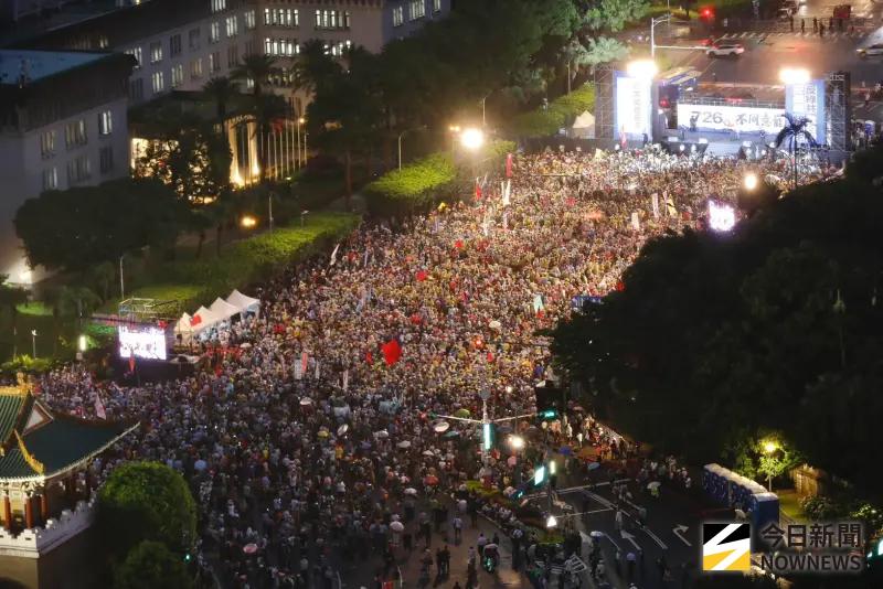 ▲國民黨725凱道「不同意罷免」選前之夜空拍。（圖／記者朱永強攝，2025.07.25）