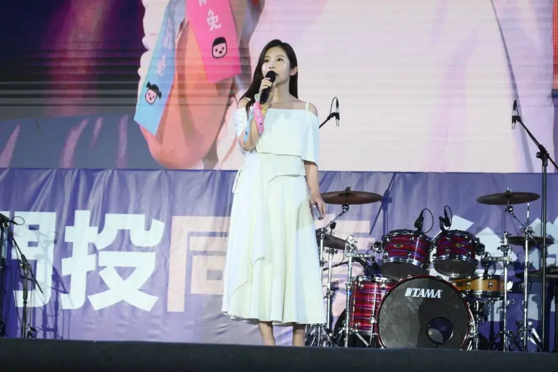 ▲鄭家純提到，這段時間藍白對國家財政破壞、法律無視、對國家主權踐踏，都顯見權利傲慢，最有利反擊就是明天投出罷免。（圖／記者林柏年攝，2025.07.25）