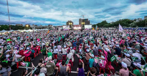 ▲罷前晚會剛開場時，現場近5千張椅子坐滿9成。（圖／罷團提供，2025.07.25）