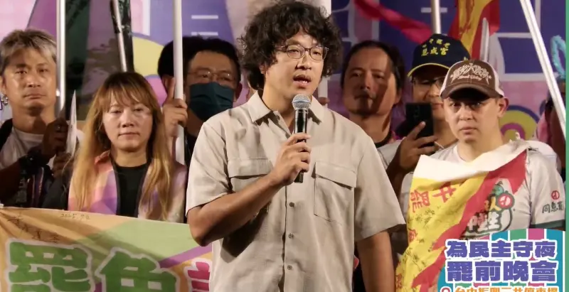 726大罷免／沈伯洋笑謝罷團台下卻淚了：今天完成媽媽想做的事