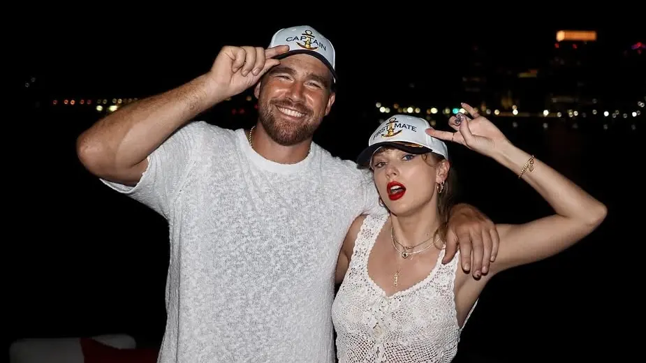 ▲流行天後泰勒絲（右）的男友凱爾西（左）似乎突然開竅，突然在IG上曬出多張甜蜜合照公開放閃，讓不少粉絲驚呼：「終於等到男方視角了！」（圖／翻攝自凱爾西IG）