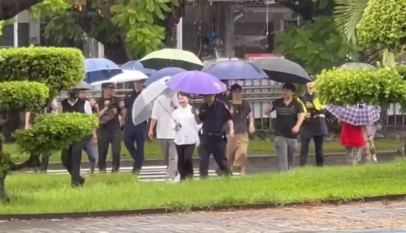 726大罷免／台中下雨恐影響投票率　盧秀燕投票前做了這事