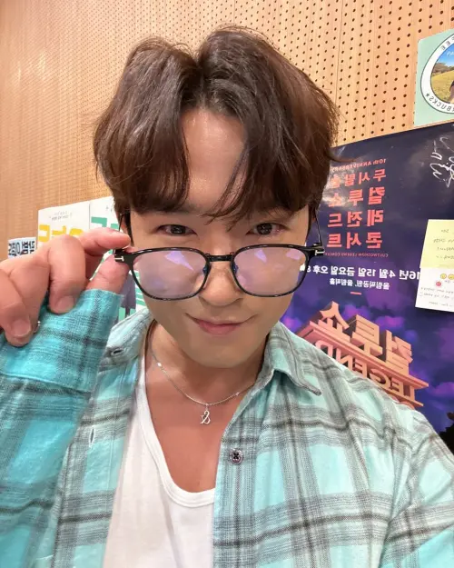 ▲李玟雨承諾結婚後不會離開舞台,也成為團內第4位人夫。(圖/翻攝自李玟雨IG) ▲李玟雨承諾結婚後不會離開舞台,也成為團內第4位人夫。(圖/翻攝自李玟雨IG)