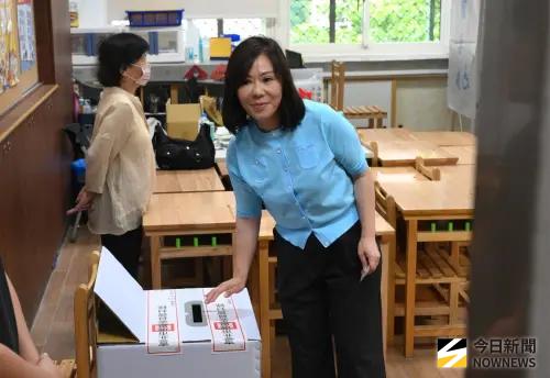 726大罷免／陪5立委投票！蔣萬安曝早餐內容　李彥秀喊3次心情好
