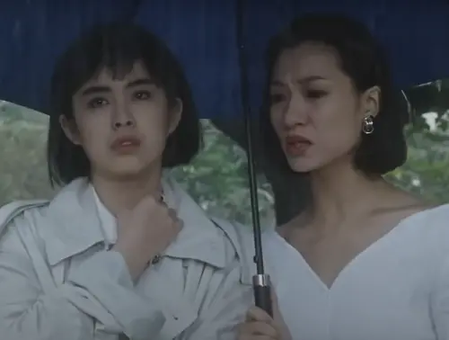 ▲王祖賢（左）與王小鳳（右）這兩大鬼后難得一回合作的《驚魂記》卻是時裝懸疑電影。（圖／摘自YouTube）