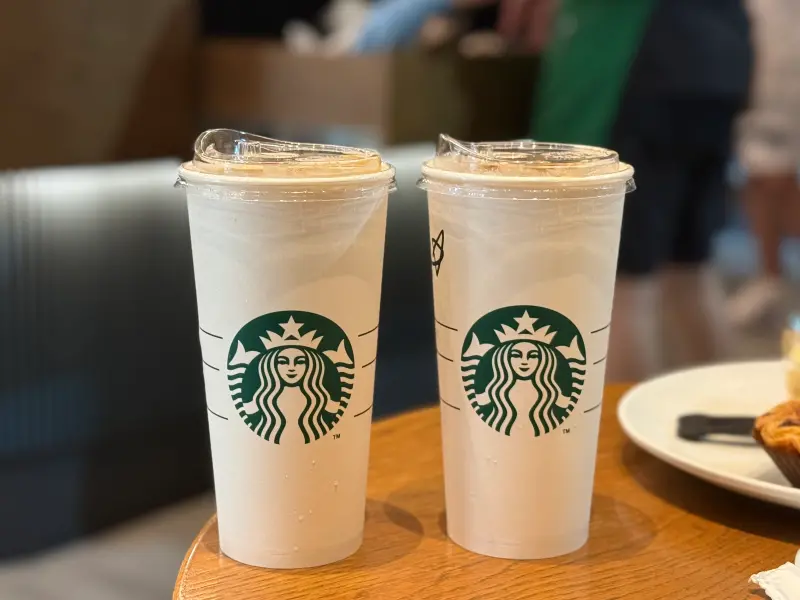 ▲今天是父親節，全台各通路包含樂園、餐廳、飯店、超商、連鎖咖啡都推出各項優惠，像是吃到飽餐廳爸爸能免單，速食、星巴克、超商咖啡也推出買一送一，本文整理所有通路針對父親節檔期推優惠，一文掌握。（圖／記者葉盛耀攝）