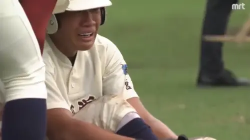 ▲台灣留學生蔡韋辰在日南落敗後，與隊友在場上落下男兒淚。（圖／截圖自宮崎放送）